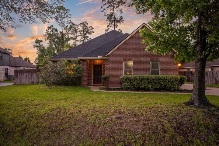 Property Photo:  629 Spring Forest Drive  TX 77302 