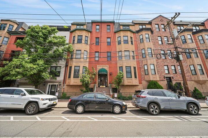 Property Photo:  79 Grand St 4B  NJ 07030 