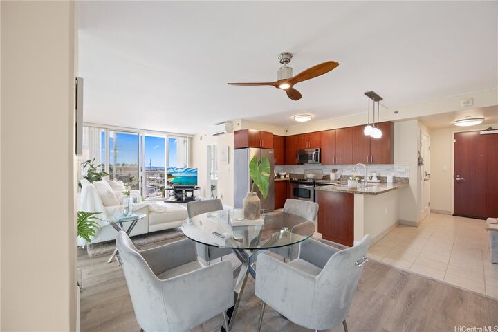 Property Photo:  909 Kapiolani Boulevard 1101  HI 96814 