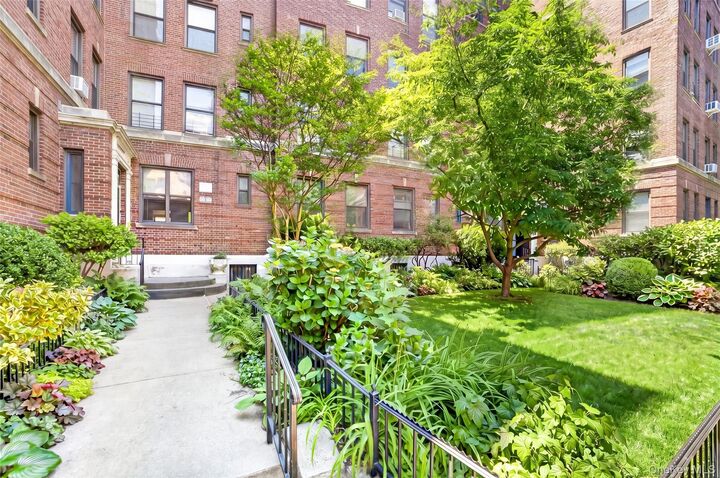 Property Photo:  37-32 80th Street 1  NY 11372 