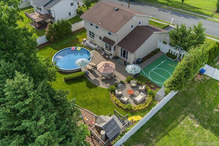 Property Photo:  60 Pilgrim Court  NY 10965 