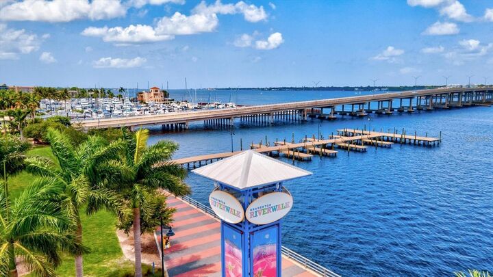 Property Photo: 12471 Natureview Circle FL 34212