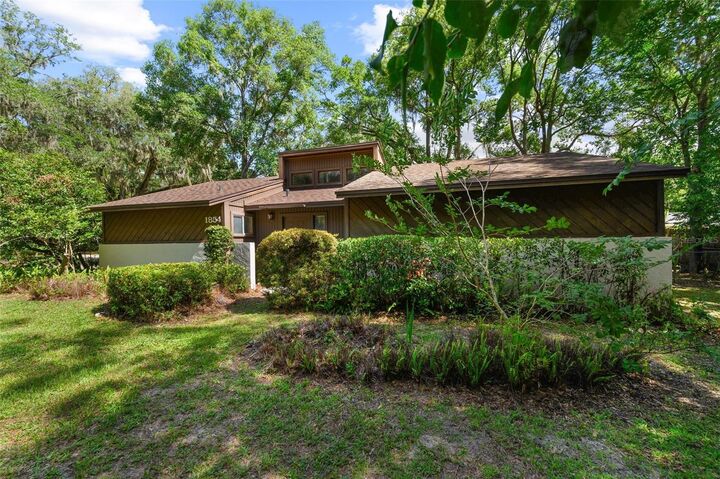 Property Photo:  1854 NW 41st Place  FL 32605 