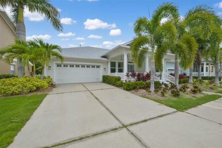 Property Photo:  404 Islebay Drive  FL 33572 