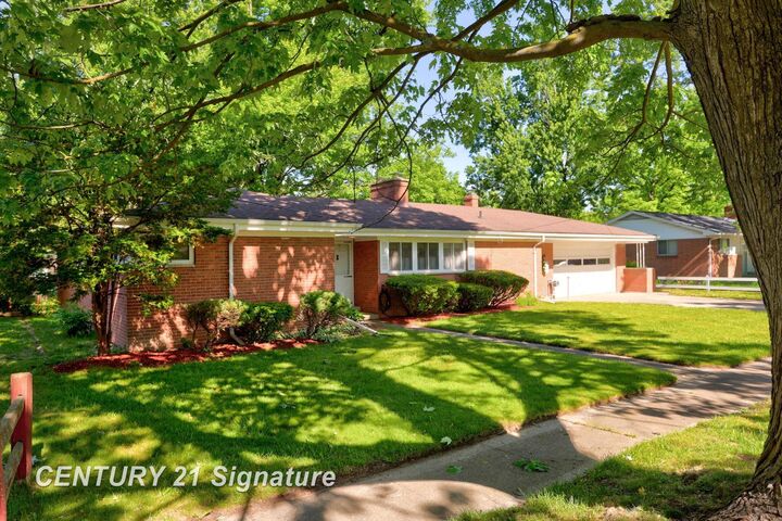 Property Photo:  2765 Cecelia Street  MI 48602 