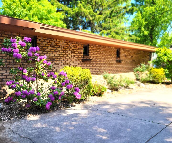 Property Photo: 1519 Moccasin Trail MI 49022