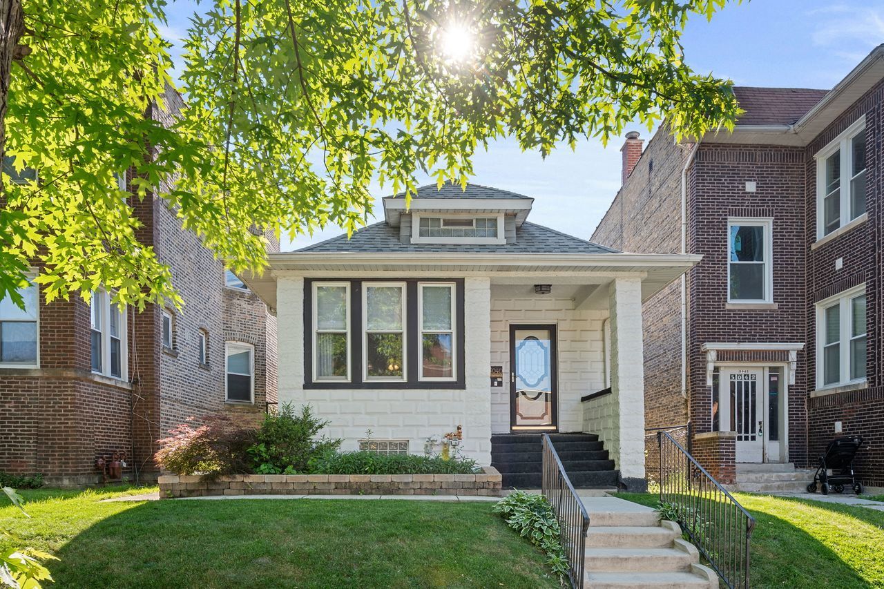 Property Photo:  5040 N Lawndale Avenue  IL 60625 