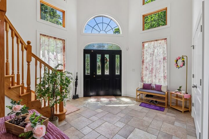 Property Photo:  1551 Thorneberry Court  IL 60048 