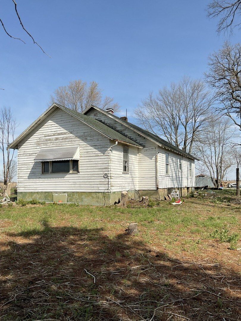 Property Photo:  8809 E 3100 North Road  IL 61865 