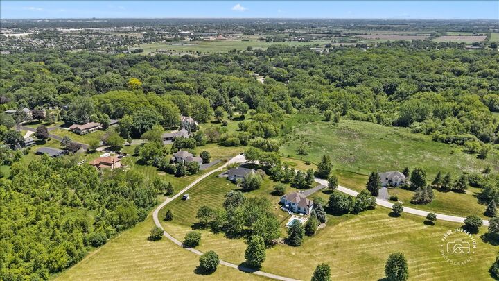 Property Photo: 39W016 W Hilltop Drive IL 60175
