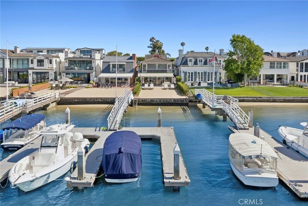 Property Photo: 1411 E Bay CA 92661