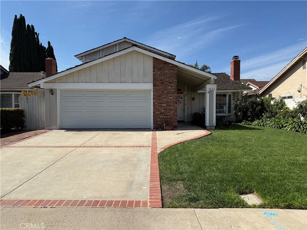 Property Photo: 3852 Uris Ct CA 92606