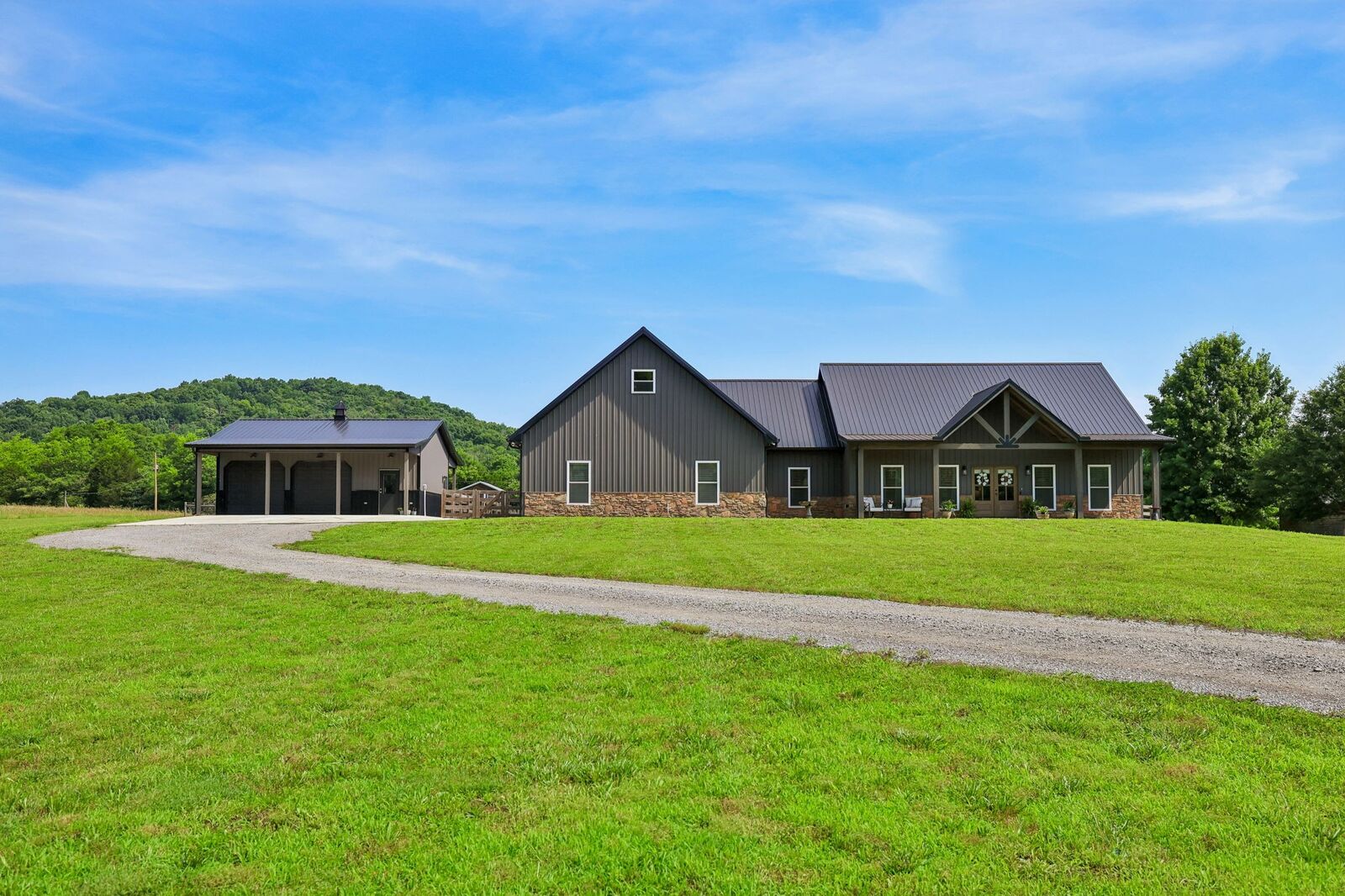 Property Photo:  1040 Tate Rd  TN 37144 