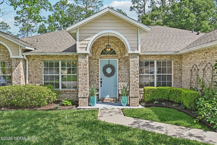 Property Photo: 10383 Meadow Point Drive FL 32221