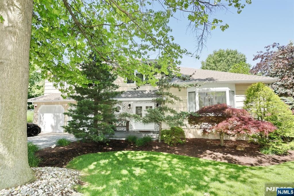 Property Photo:  517 Pine Hill Road  NJ 07605 