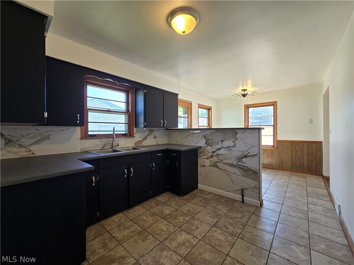 Property Photo: 1122 Detroit Avenue OH 44502