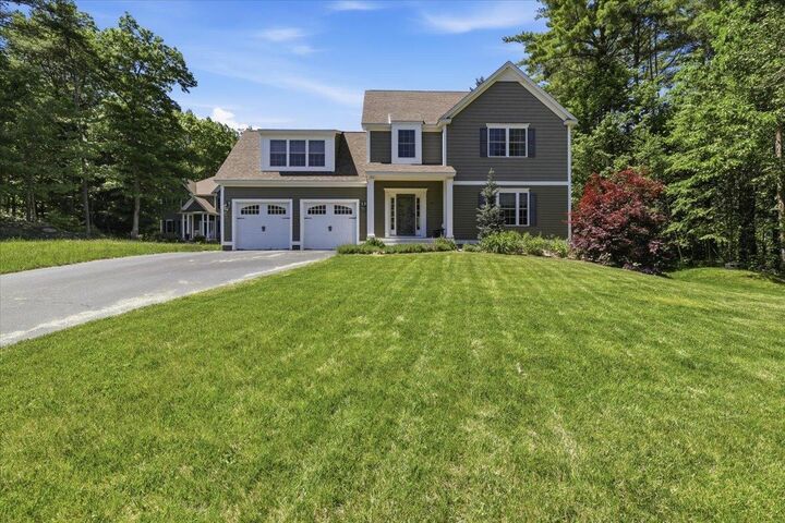 Property Photo:  18 Hawthorne Drive  NH 03032 