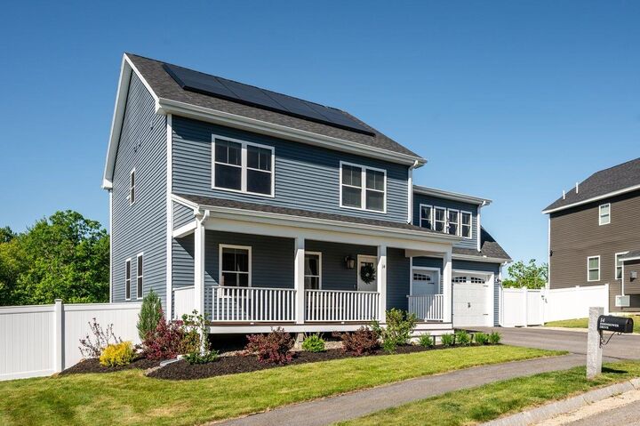 Property Photo:  14 Eisenhower Drive  NH 03867 