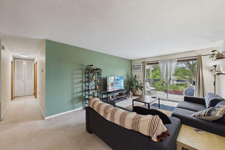 Property Photo:  2801 Flag Avenue N 222  MN 55427 