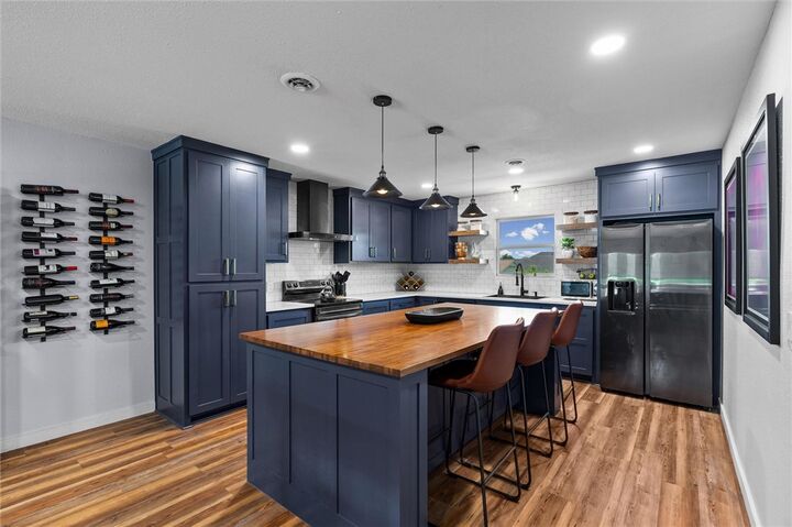 Property Photo:  1601 S 17th Street  AR 72758 