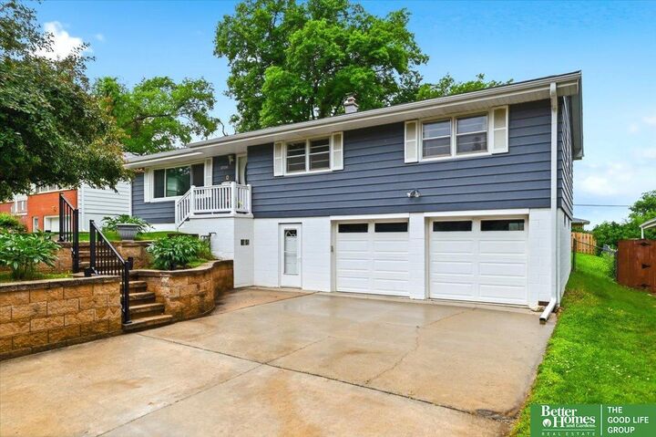 Property Photo:  2728 S 48th Avenue  NE 68106 