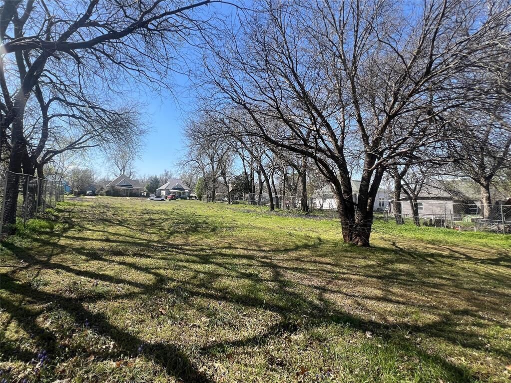 Property Photo:  1021 S 6th Street  OK 73018 