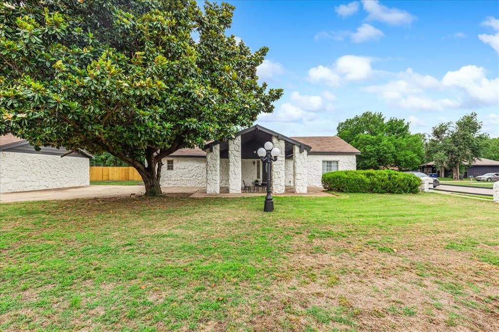 Property Photo: 605 W Rogers Street OK 73036