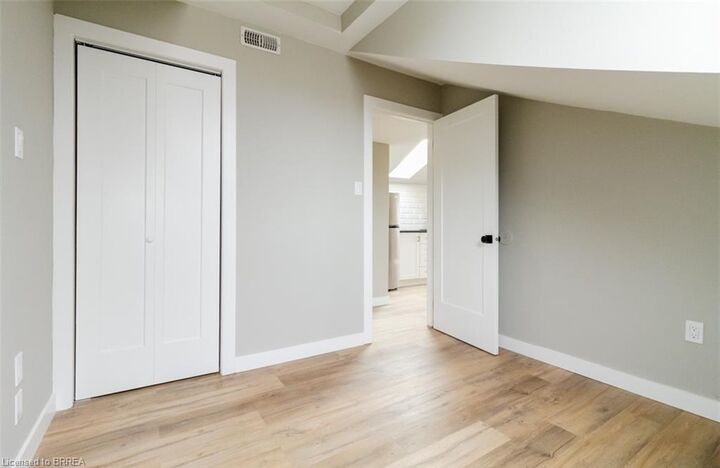Property Photo:  302 Colborne Street 1  ON N3S 3N1 