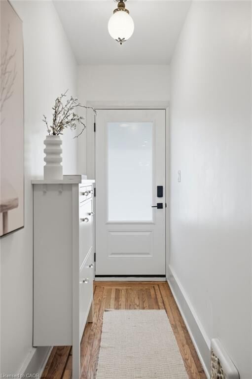 Property Photo:  14 Cumberland Avenue  ON L8M 1Y7 