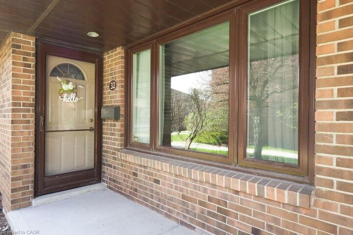 Property Photo:  279 Sandowne Drive 32  ON N2K 2C1 