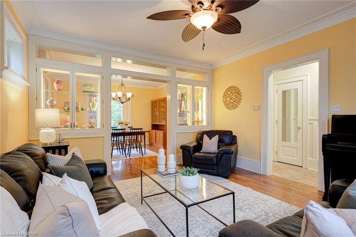Property Photo:  16 Borden Avenue N  ON N2H 3J1 