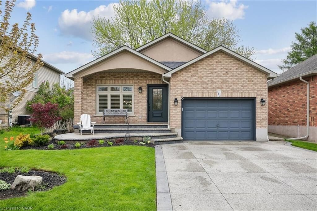Property Photo:  147 Valridge Drive  ON L9G 4Y4 