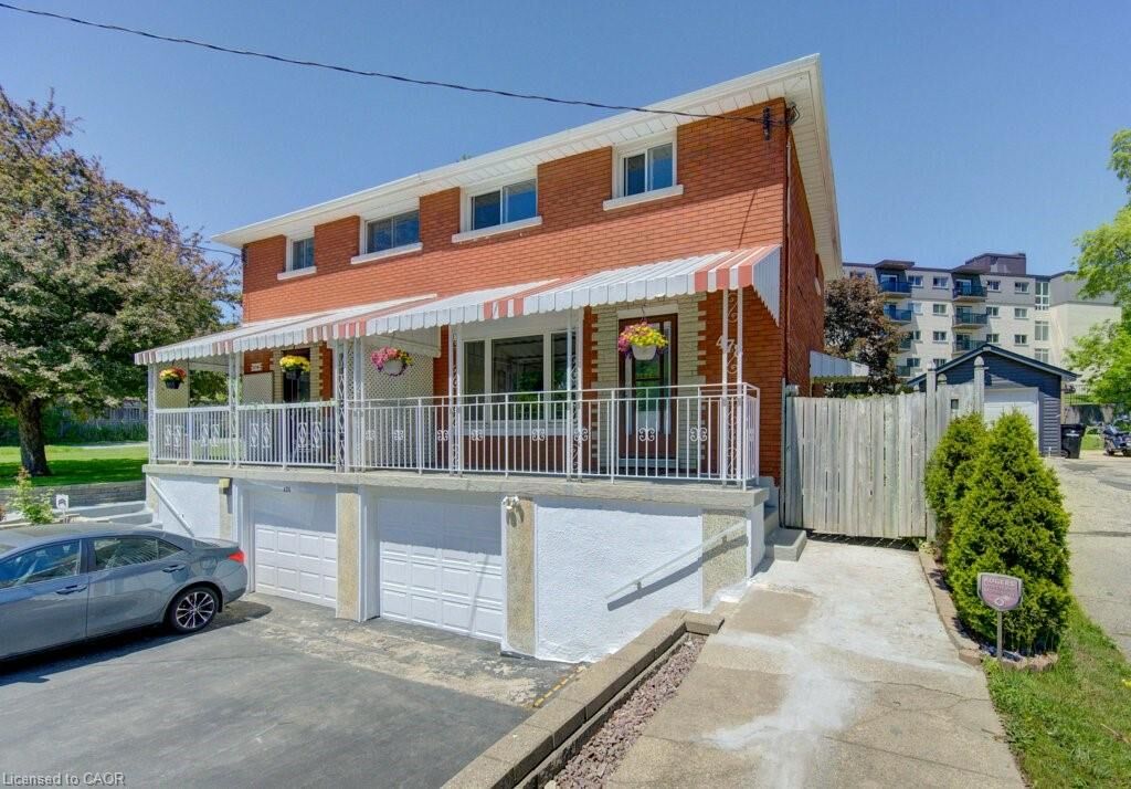 Property Photo:  478 Wellington Street N  ON N2H 5L5 