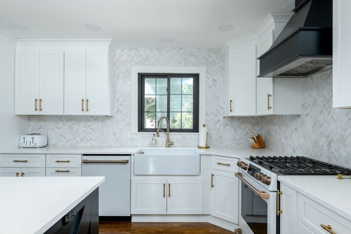Property Photo:  21 Round Table Road  MA 01545 