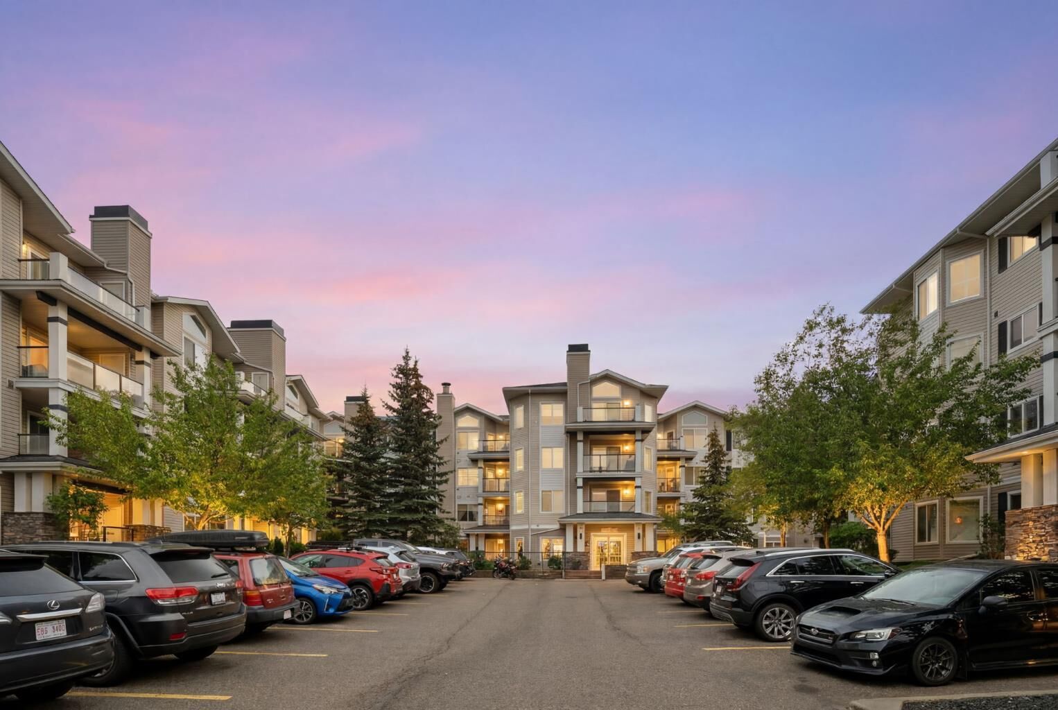 Property Photo:  369 Rocky Vista Park NW 333  AB T3G 5K7 