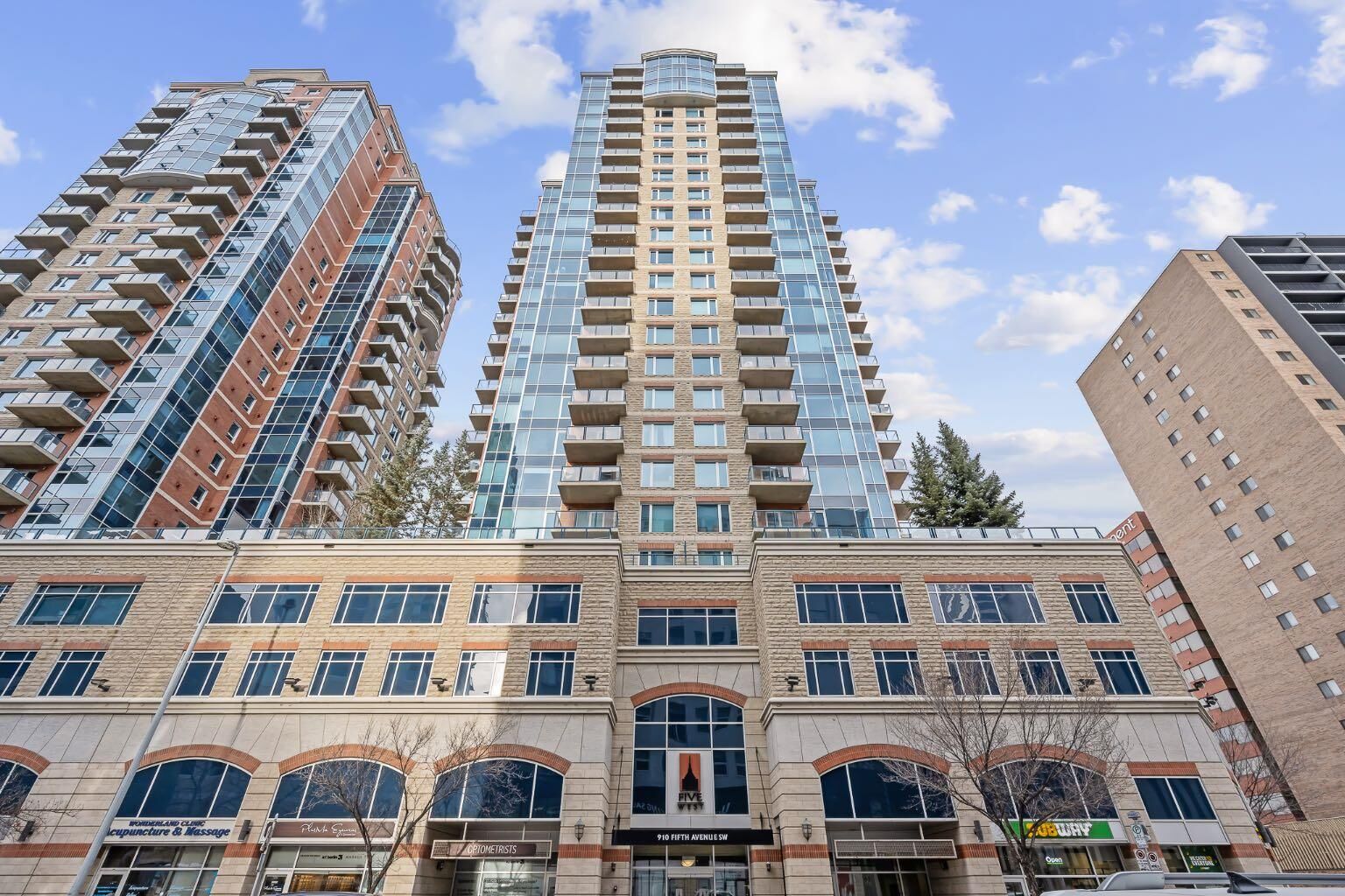 Property Photo:  910 5 Avenue SW 1005  AB T2P 0C3 
