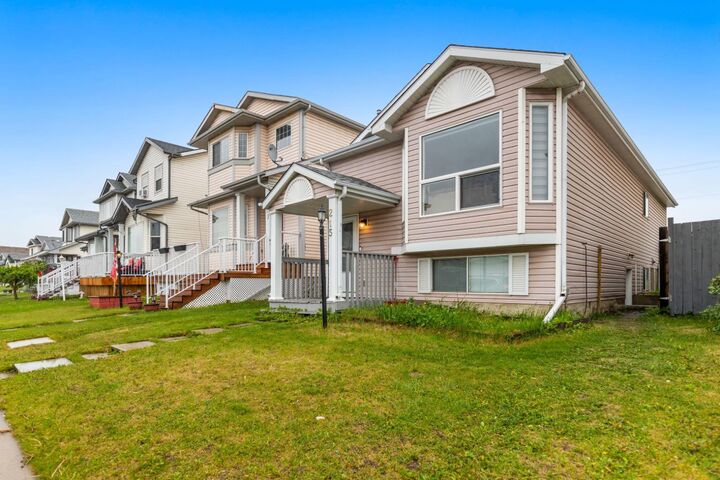 Property Photo:  215 Carmel Close NE  AB T1Y 6Z4 