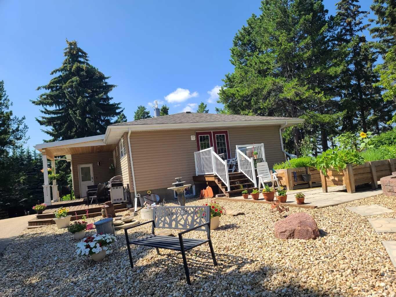 Property Photo: 3, 26575 Hwy 11 AB T4E 1A5