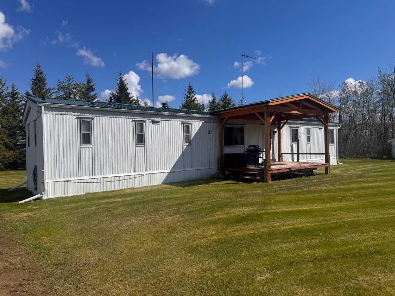 Property Photo:  681046 Range 193 Road  AB T0A 0M0 