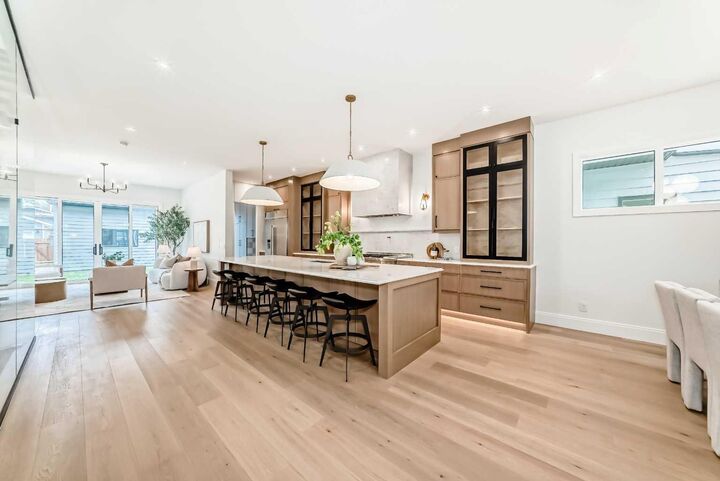 Property Photo: 2034 52 Avenue SW AB T3E 1K1