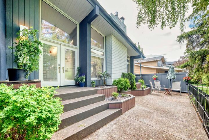 Property Photo: 10412 Willowcrest Road SE AB T2J 1P1