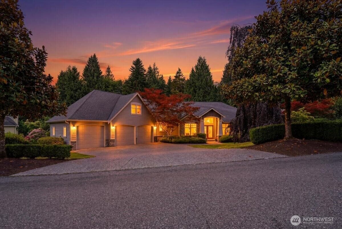 Property Photo:  4622  113th Avenue SE  WA 98290 