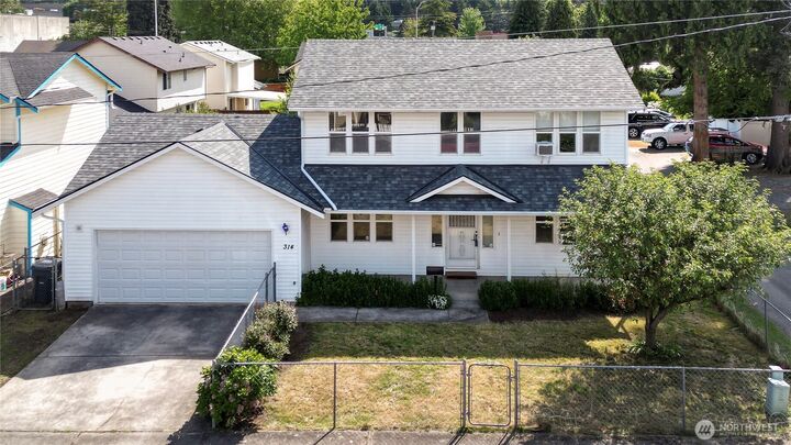 Property Photo:  314  Factory Avenue N  WA 98057 
