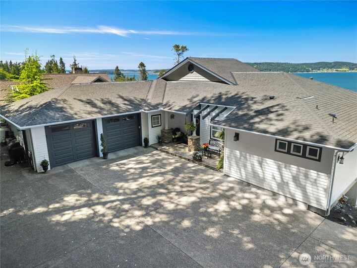 Property Photo:  407  Vanderlin Drive  WA 98282 