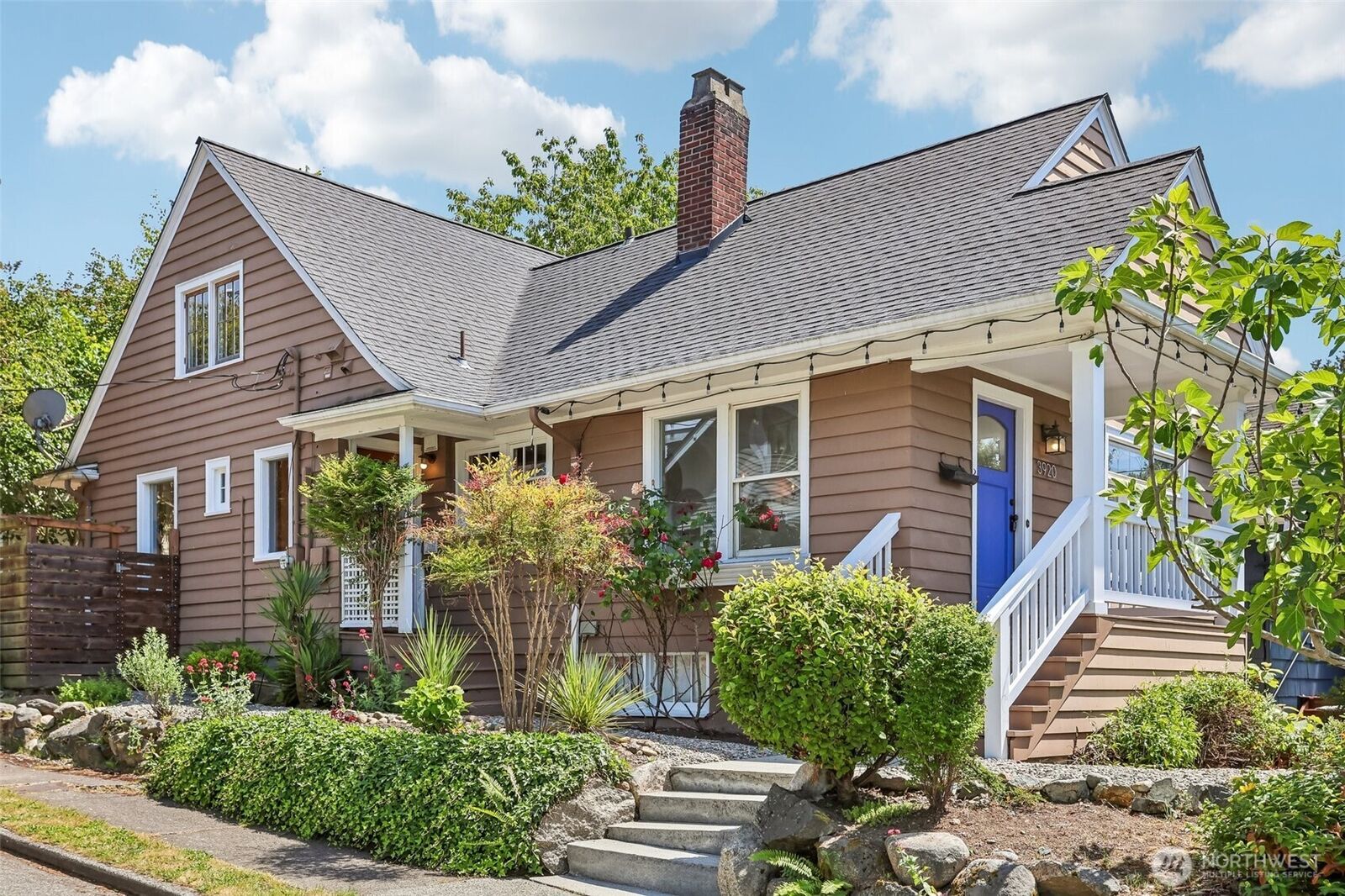 Property Photo: 3920 Ashworth Avenue N WA 98103