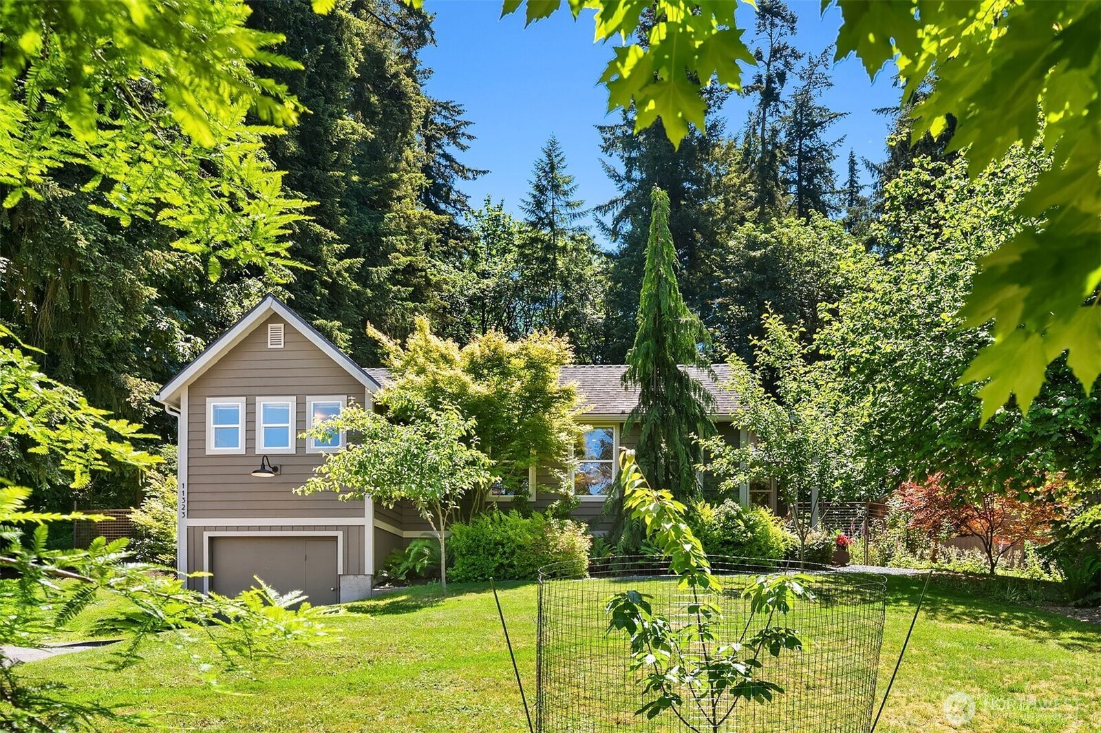 Property Photo:  11323 E Riverside Drive  WA 98011 