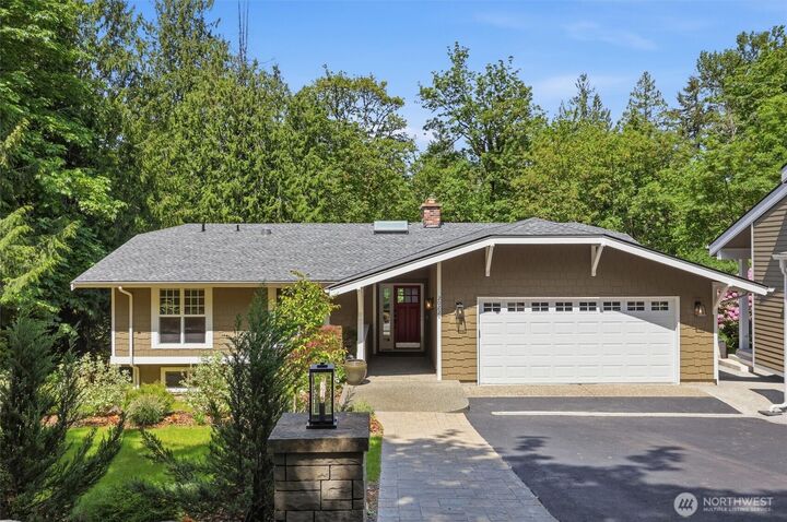 Property Photo:  20224 SE 26th Street  WA 98075 