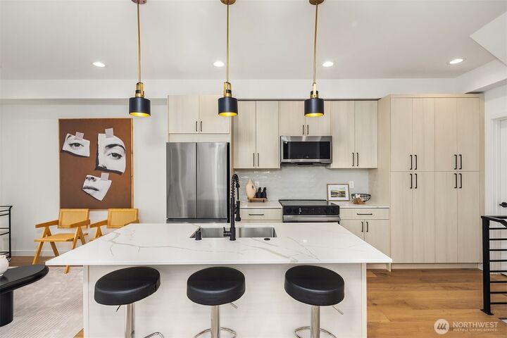 Property Photo: 2340 N 64th Street C WA 98103