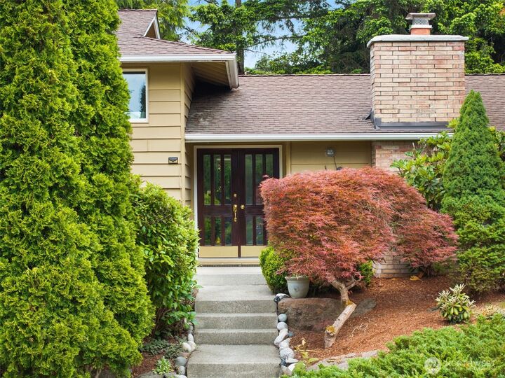 Property Photo:  13730 SE 20th Street  WA 98005 