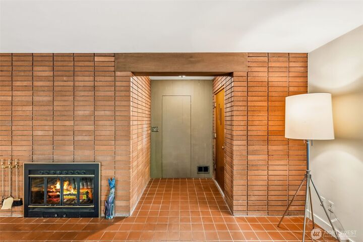 Property Photo:  802  San Juan Avenue  WA 98466 